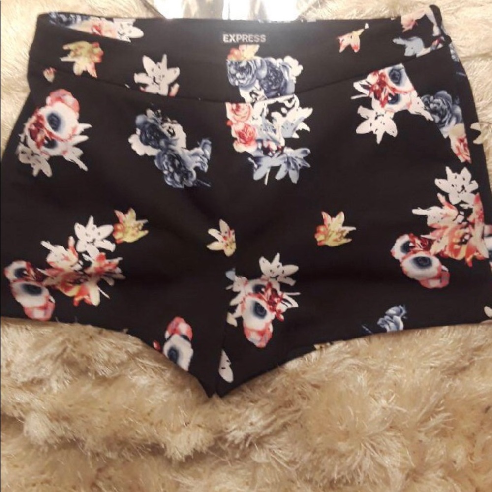 EXPRESS SHORT